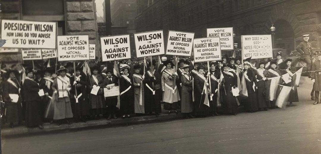 suffragettes essay Why the suffragettes still matter: there was worse to come in her 1914 essay on forced feeding – to which she subjected herself out of solidarity. suffragettes essay Why the suffragettes still matter: there was worse to come in her 1914 essay on forced feeding – to which she subjected herself out of solidarity.